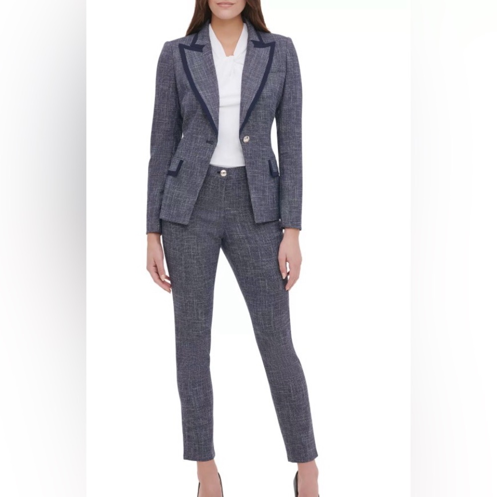 Classic Tommy Hilfiger One Button Navy Blazer - size 8